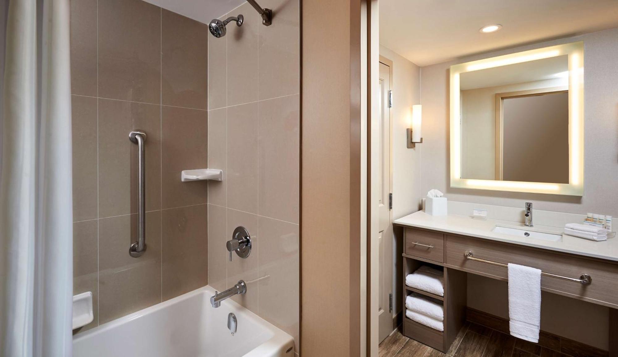 Homewood Suites By Hilton North Bay Exterior photo